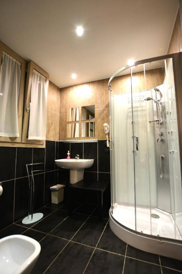 Harmony Lake Сирмионе Екстериор снимка